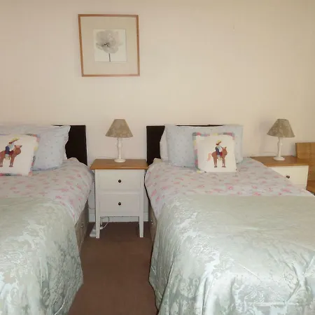 Waterloo Place Ground Floor Apartament